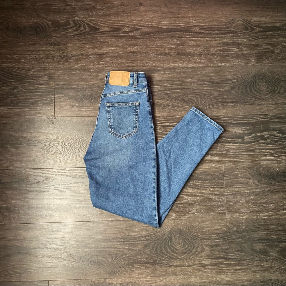 H&M Divided High Rise Mom Jeans Size 2